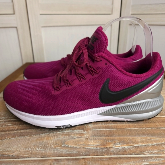 Nike Zoom Stucture 22. Woman’s size 7 1/2. Magenta - Picture 7 of 12